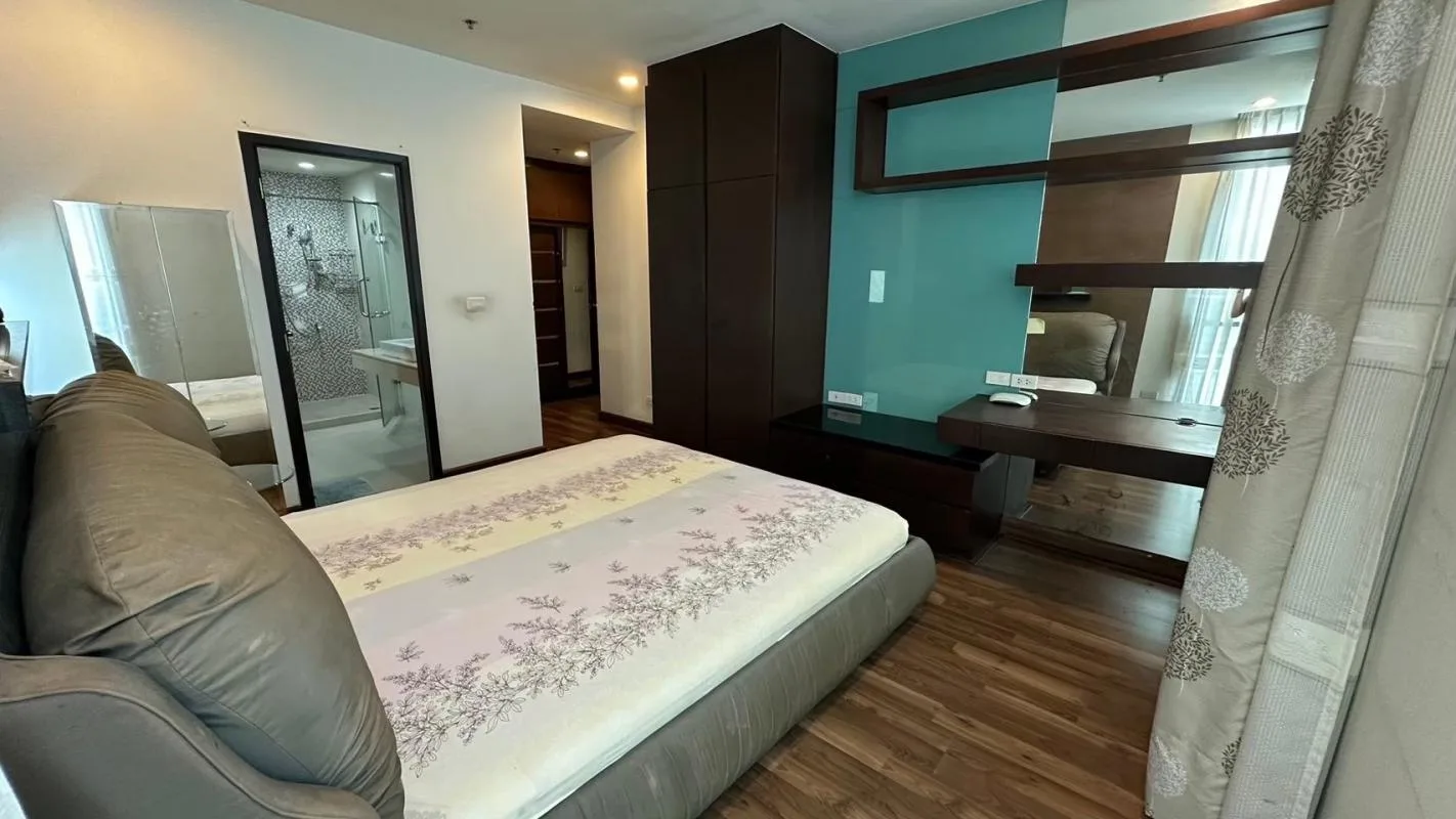 Property photos for The Rajdamri