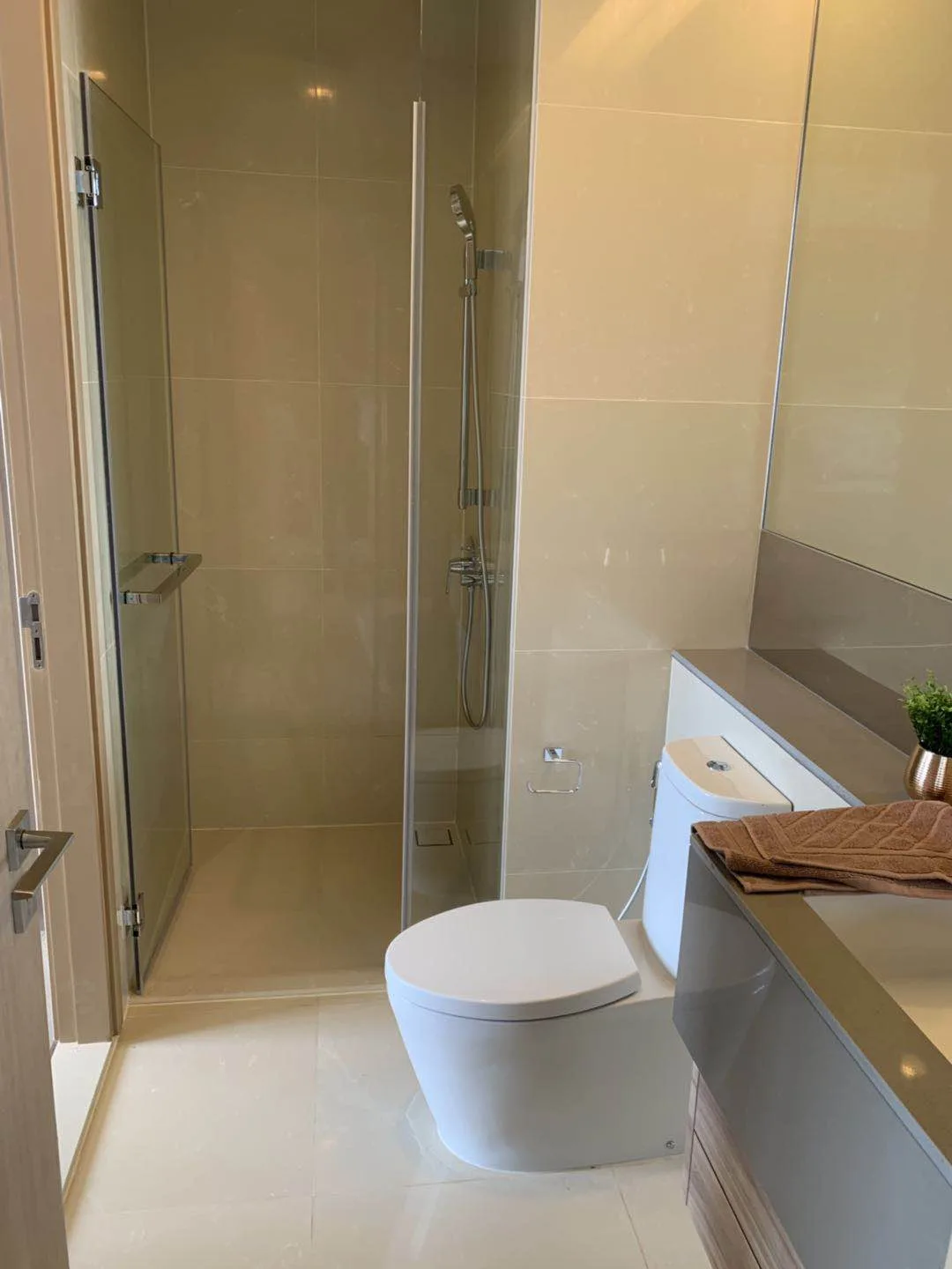Property photos for The Esse Asoke