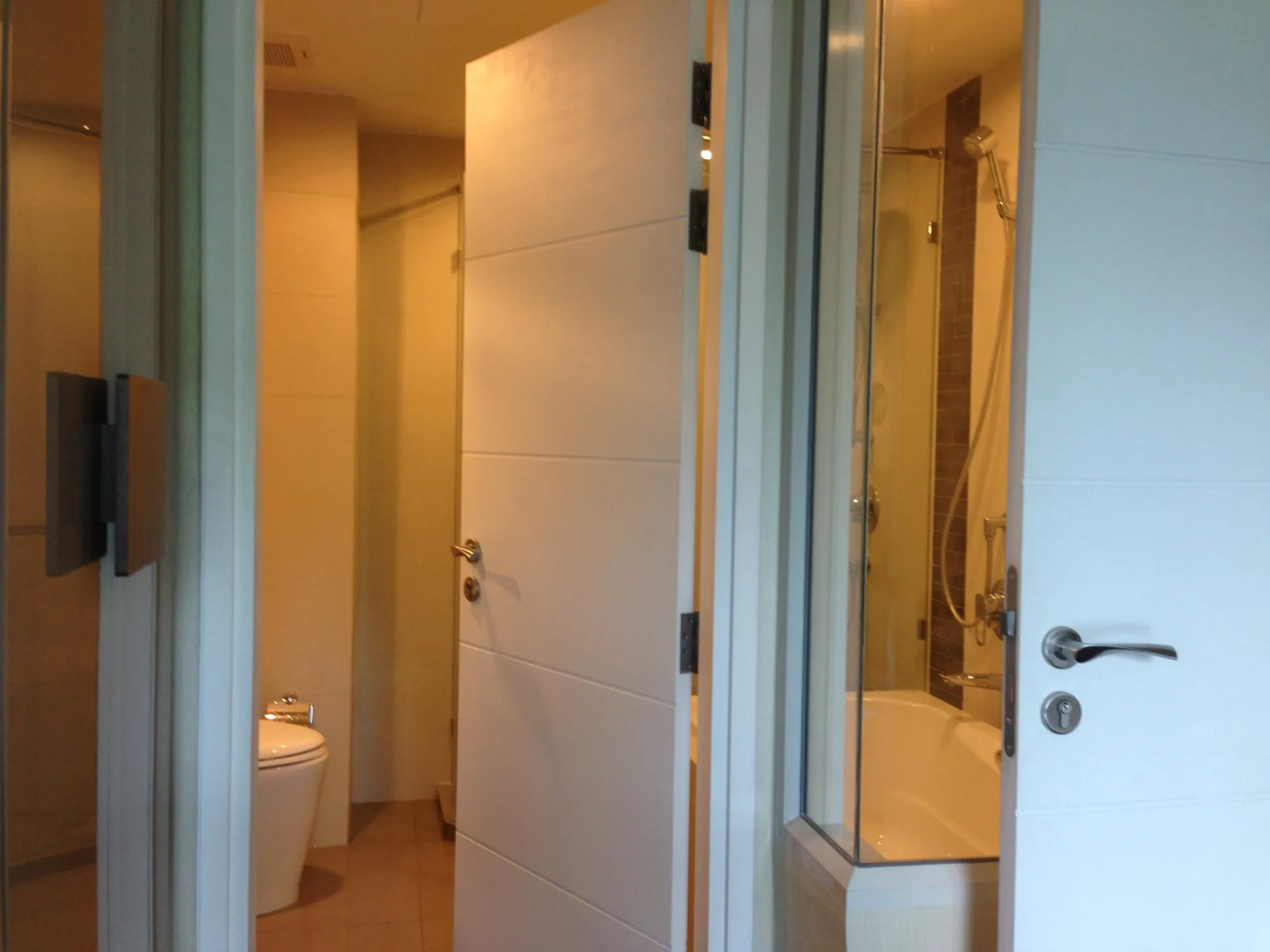 Property photos for The Crest Sukhumvit 49