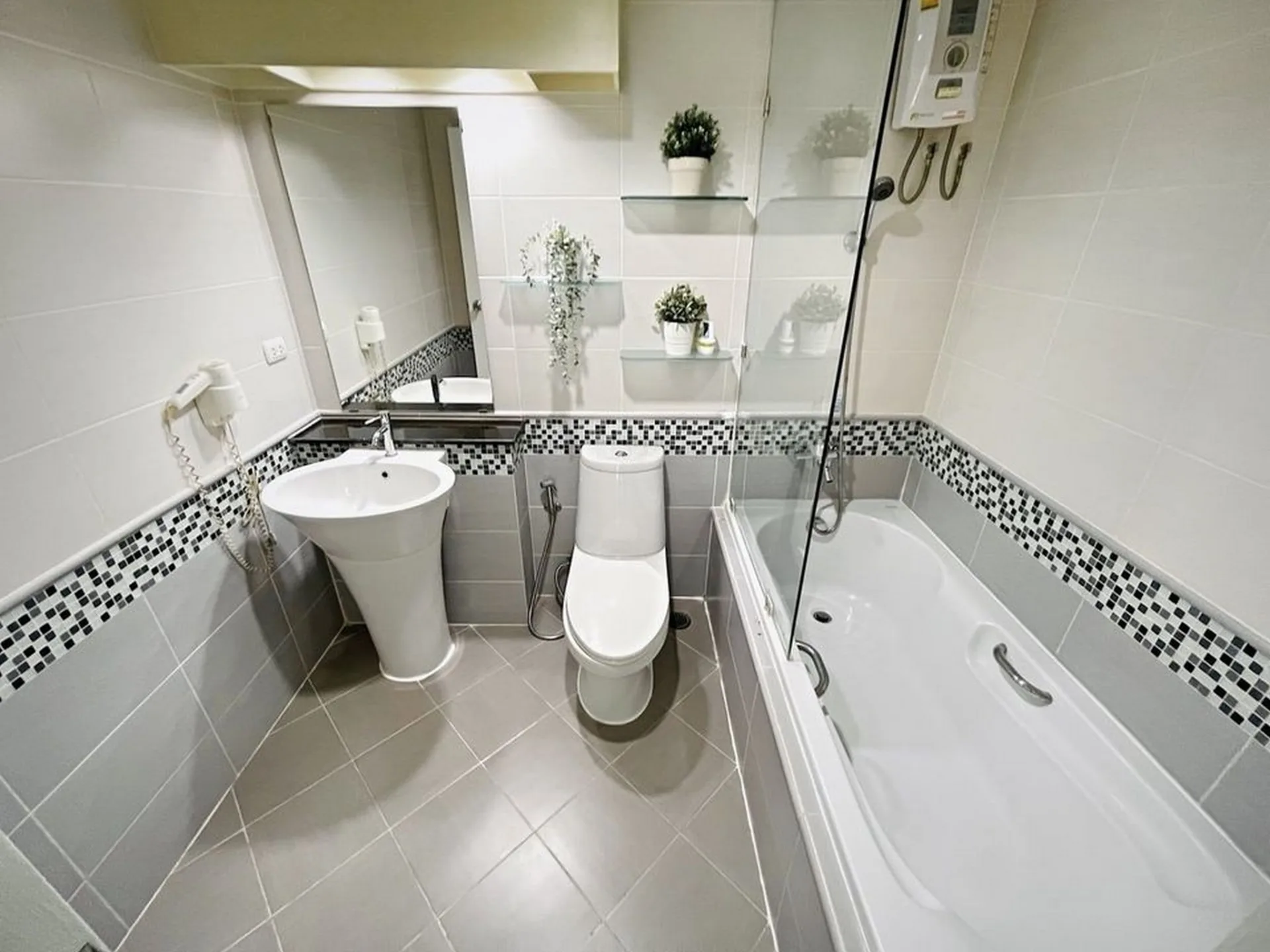Property photos for The Waterford Sukhumvit 50 Onnut