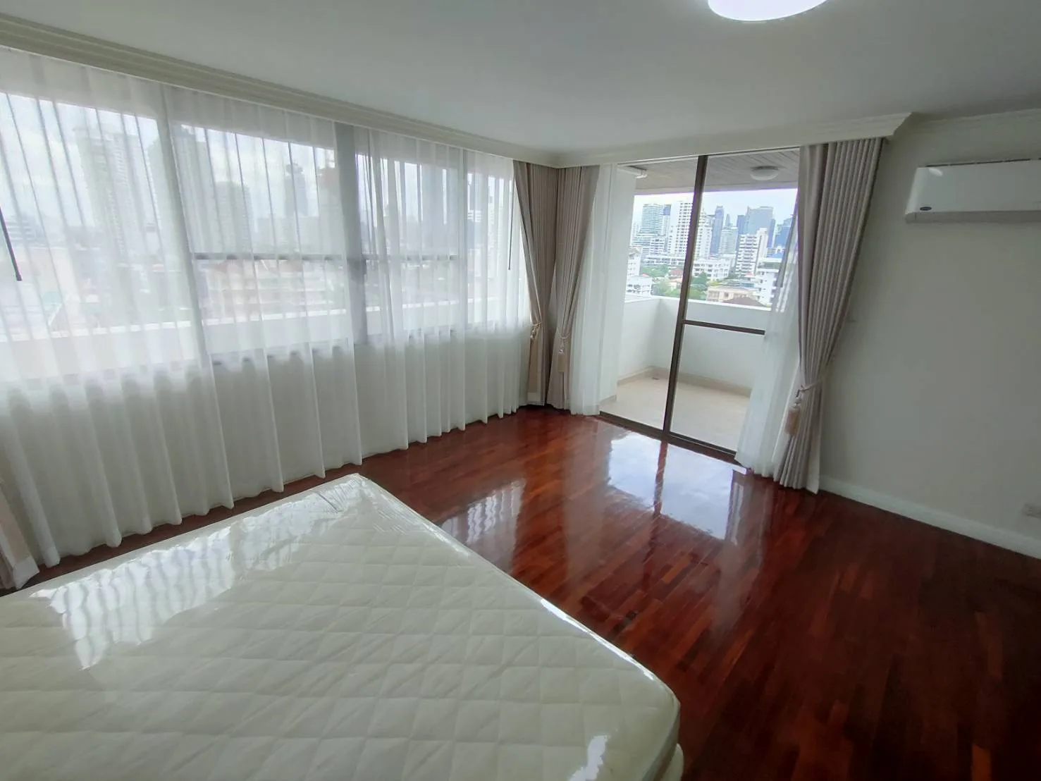 Property photos for Tipamas Mansion