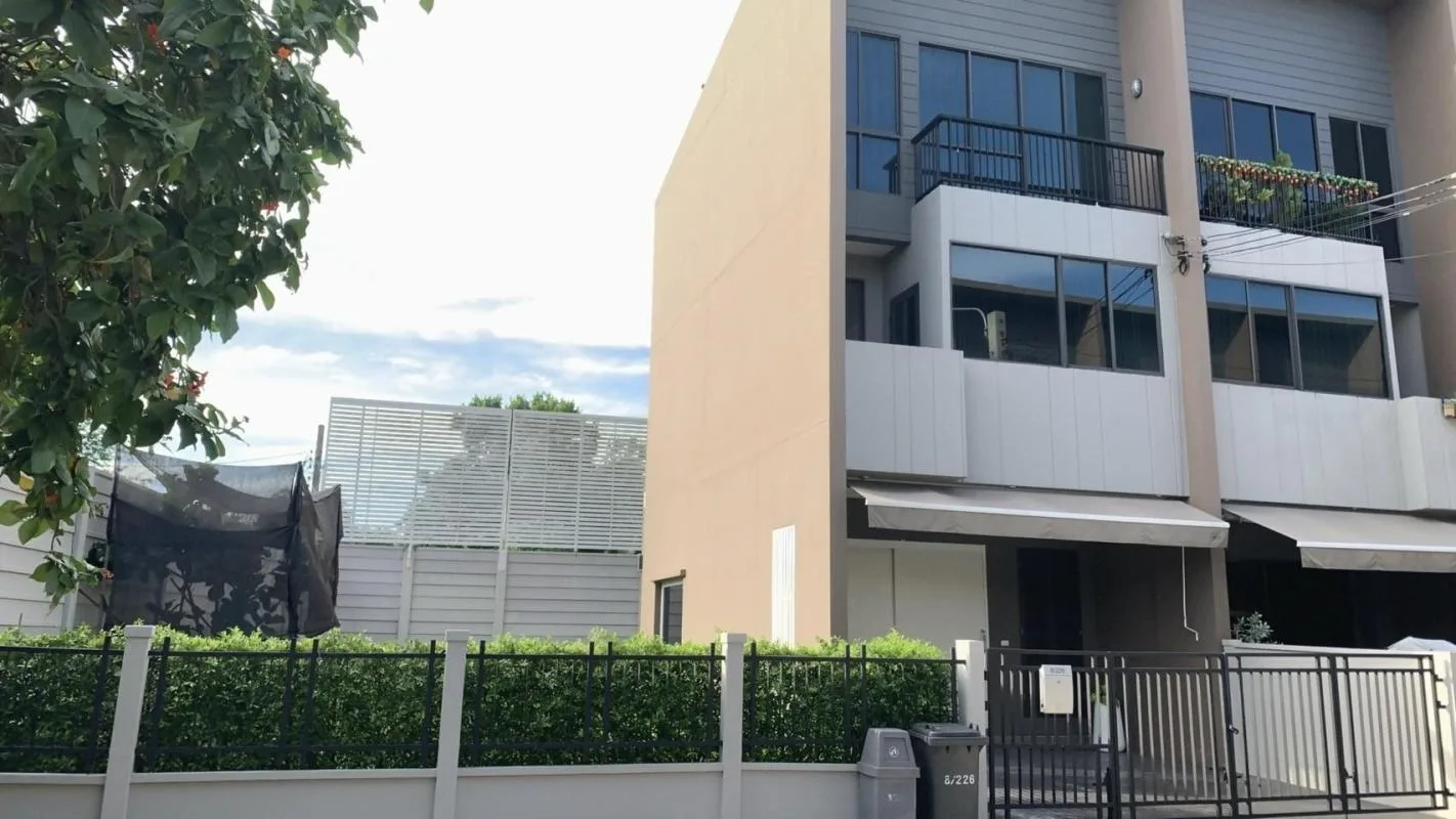 Property photos for Baan Klang Muang Lat Phrao-seri Thai