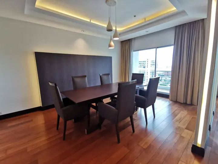 Property photos for Royal Residence Park