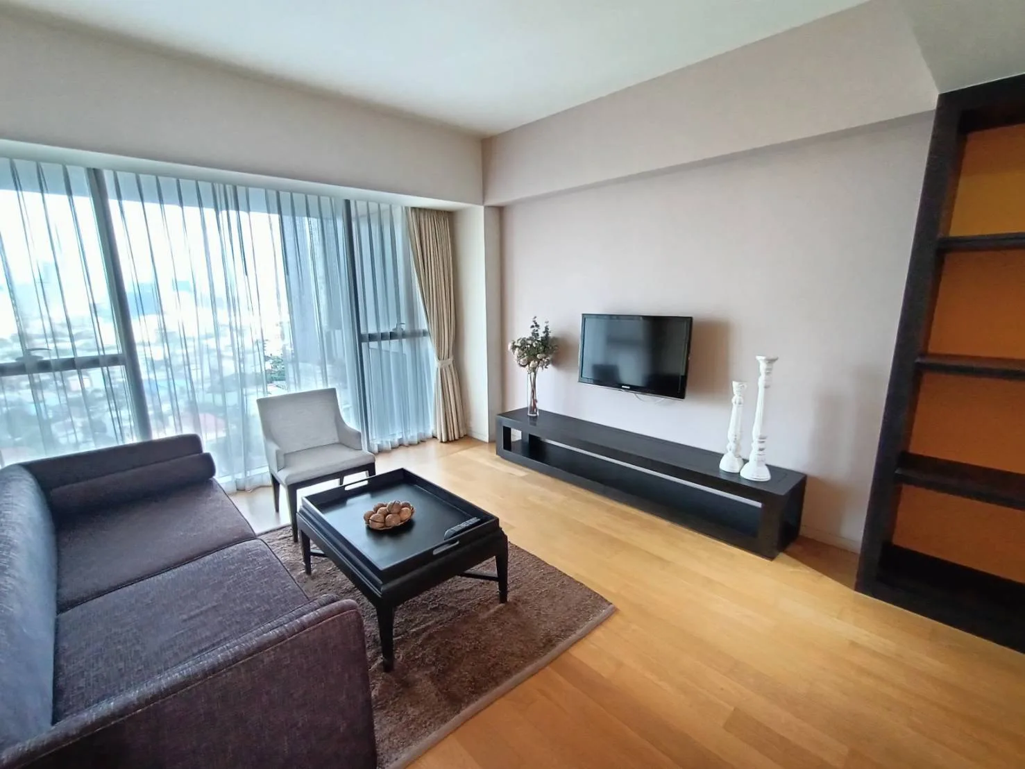 Property photos for The Met
