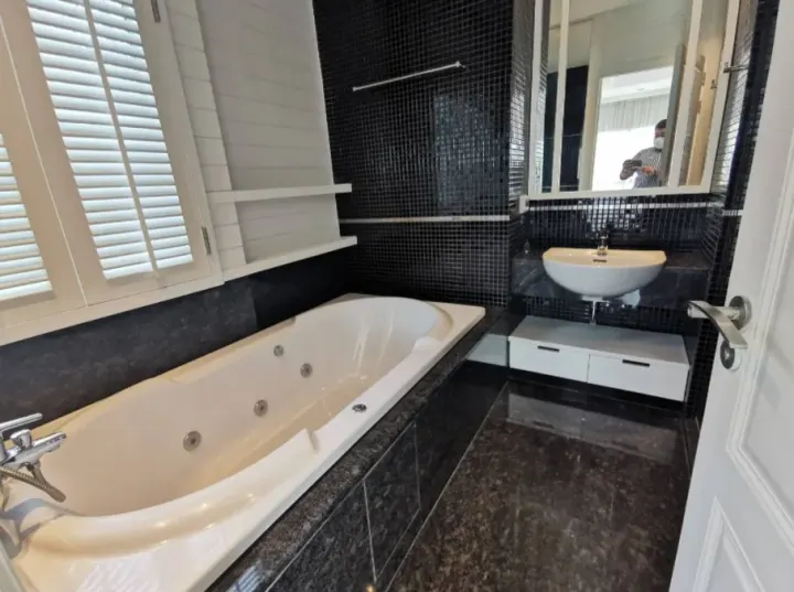 Property photos for Royal Residence Park