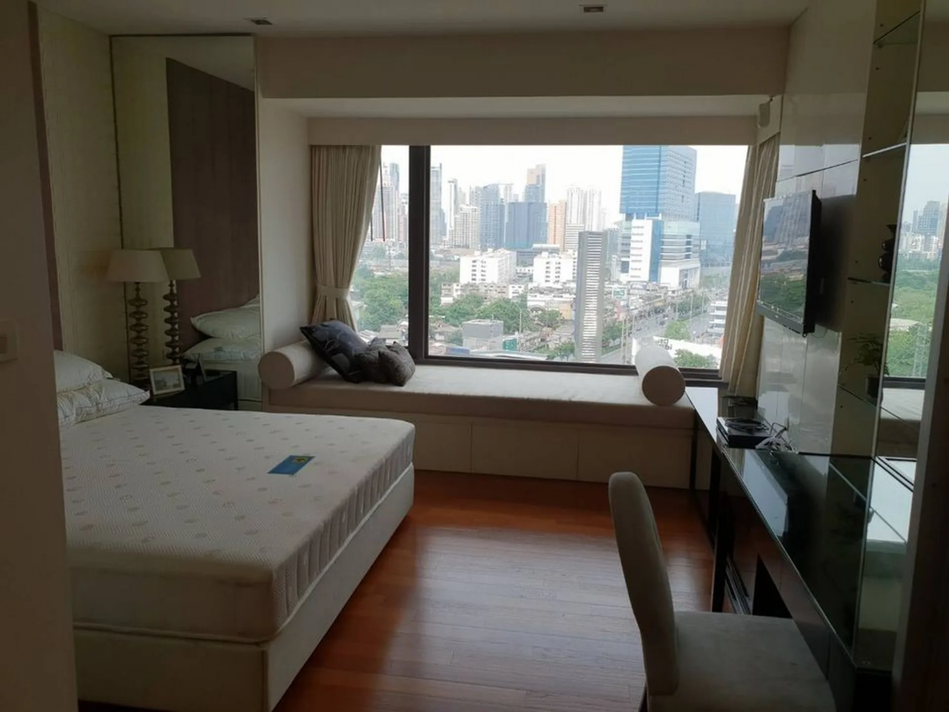 Property photos for Amanta Lumpini
