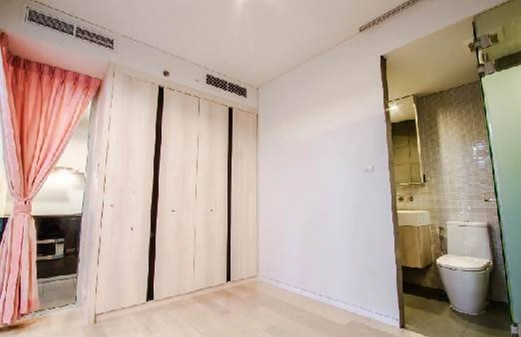 Property photos for Siamese Ratchakru