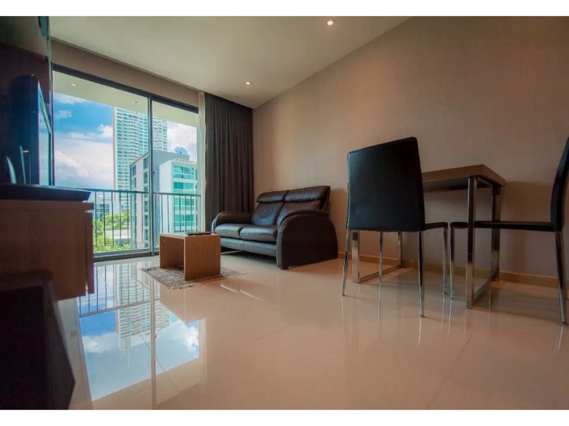 Property photos for SOCIO Reference 61