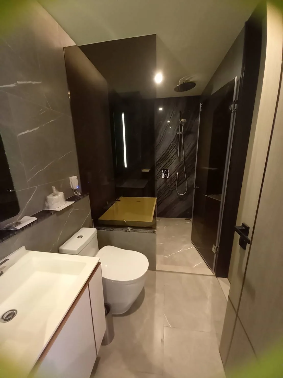 Property photos for The Reserve Sukhumvit 61