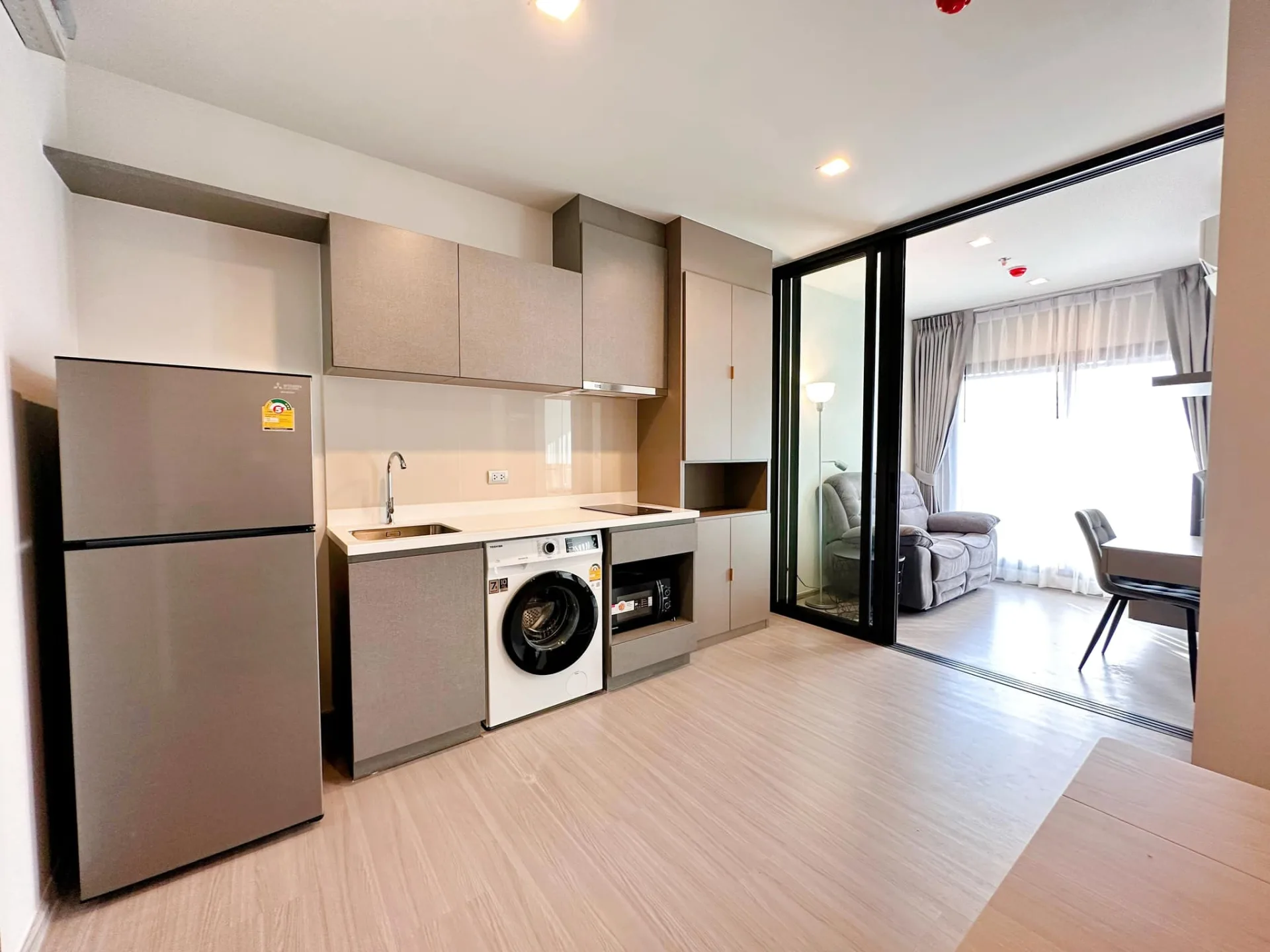 Property photos for Life Asoke Hype