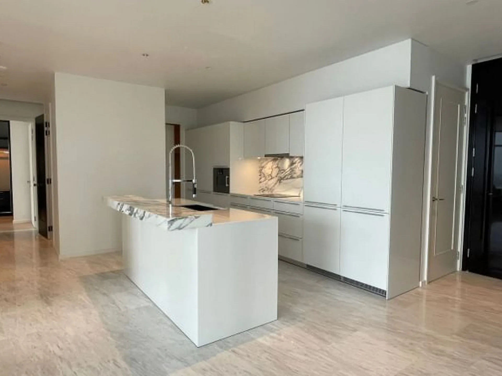 Property photos for Four Seasons Private Residences Bangkok