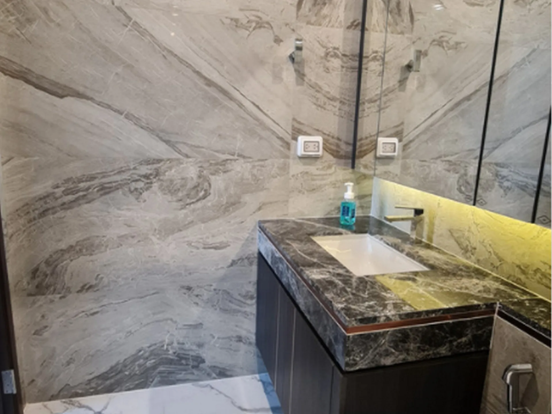 Property photos for Laviq Sukhumvit 57