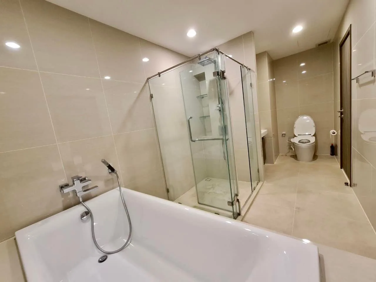 Property photos for IDEO Mobi Sukhumvit 66