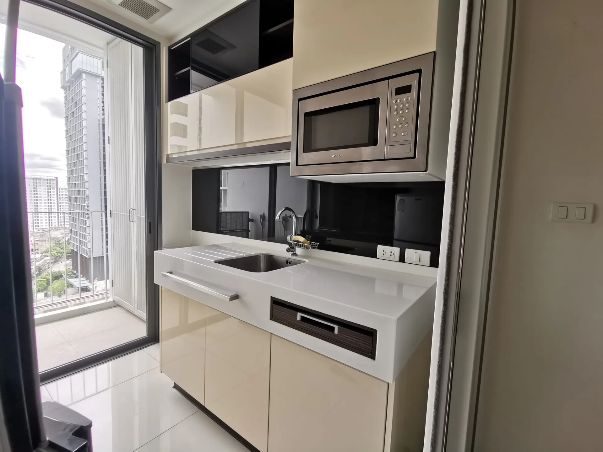 Property photos for The Room Sukhumvit 62