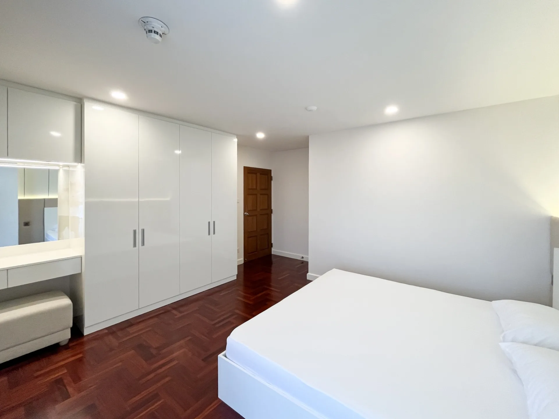 Property photos for Richmond Palace