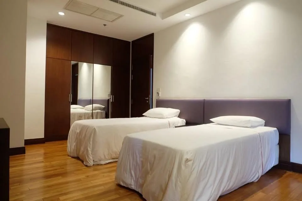 Property photos for Royal Residence Park