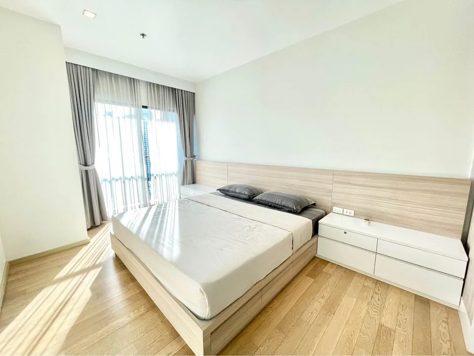 Property photos for Noble Refine