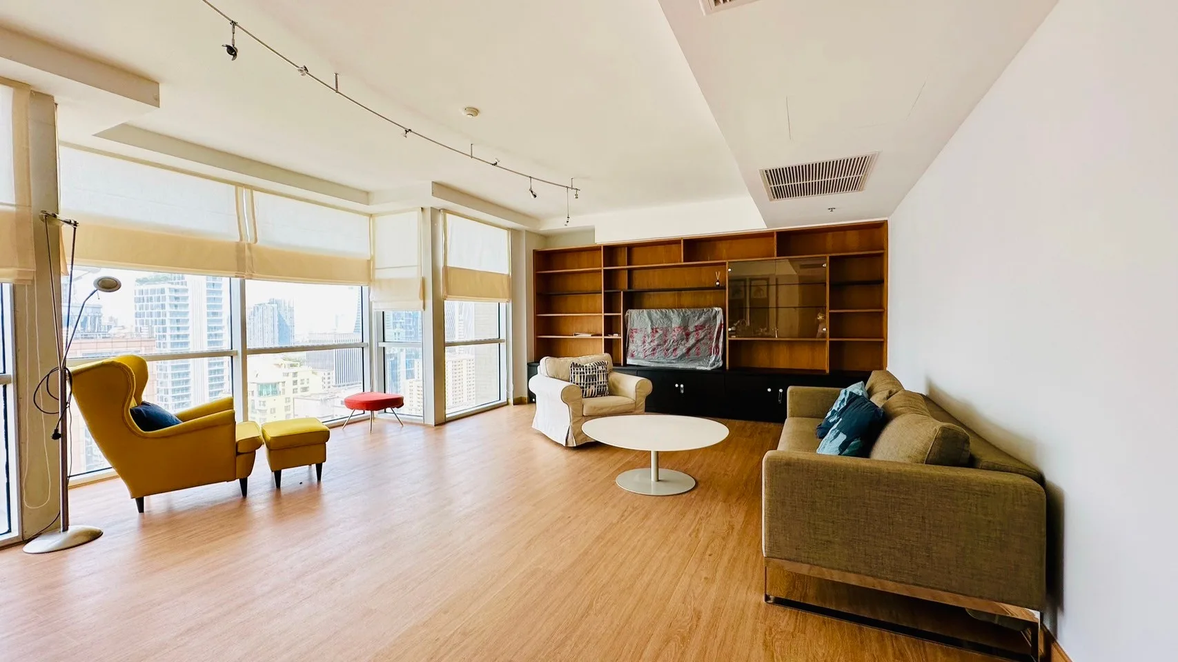 Property photos for Langsuan Ville