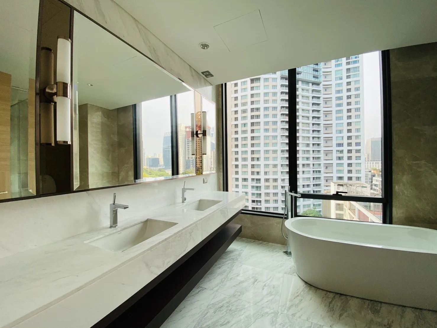 Property photos for Sindhorn Residence