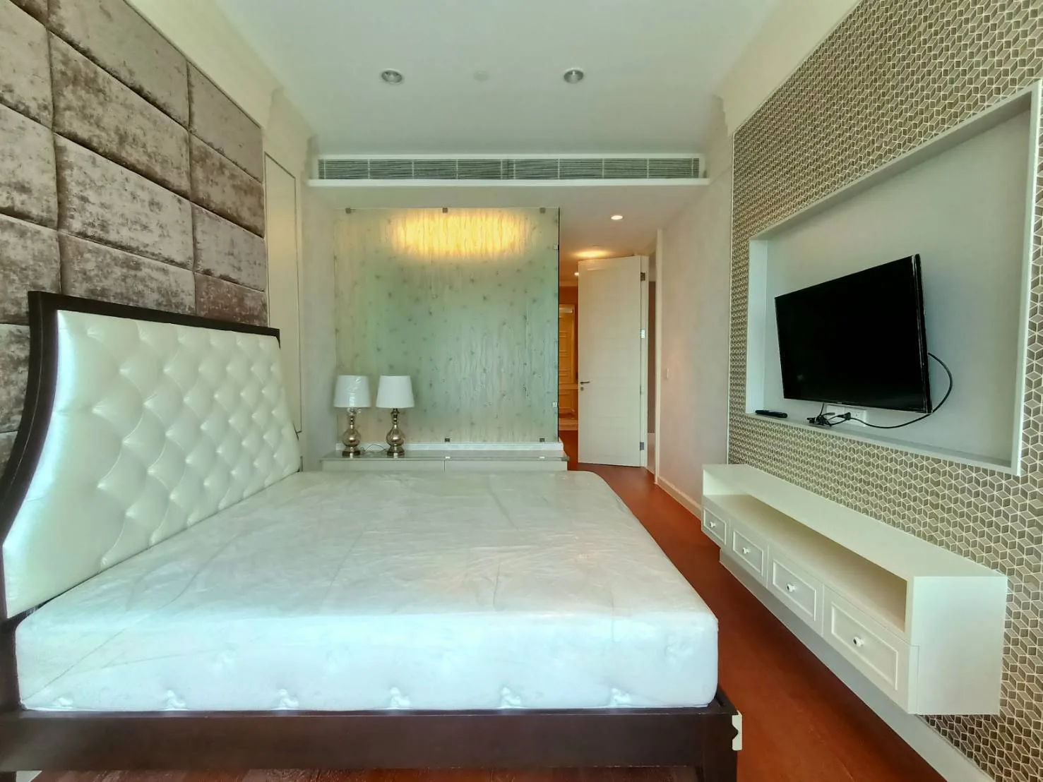Property photos for 185 Rajadamri