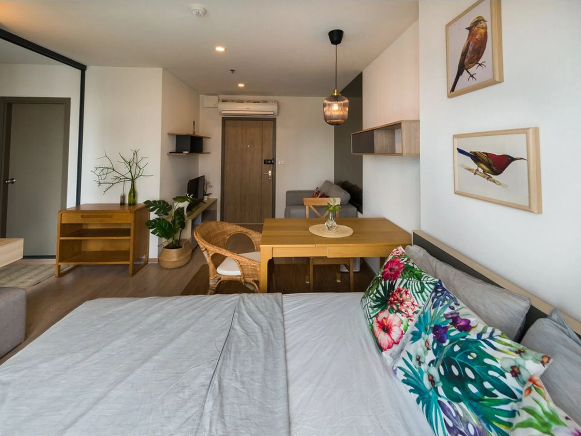 Property photos for IDEO O2