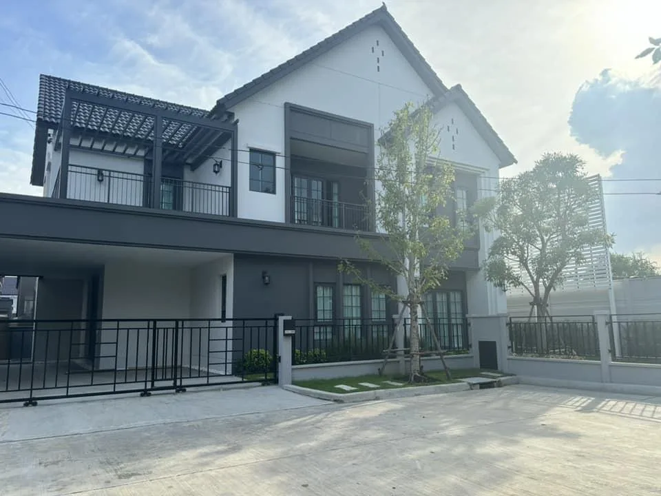 Property photos for Centro Bangna - Km.7