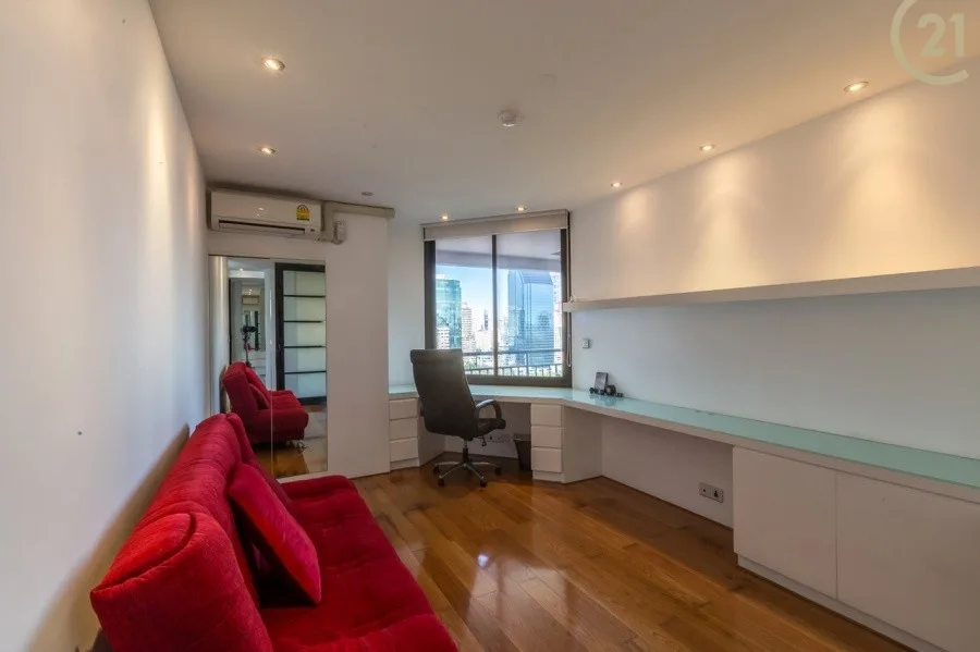 Property photos for Lake Green