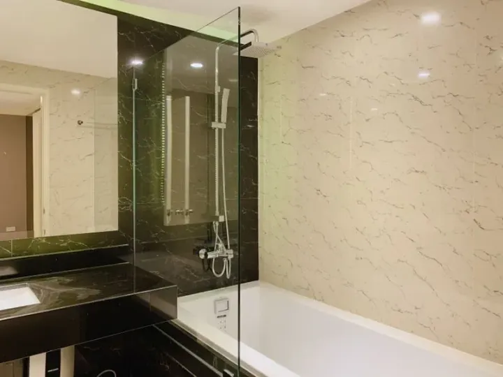 Property photos for State Tower