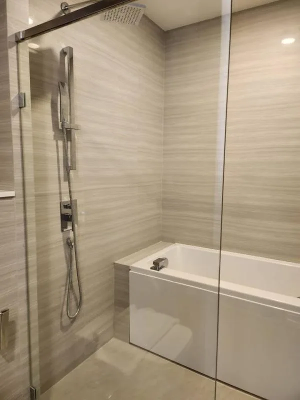 Property photos for Park Origin Thonglor