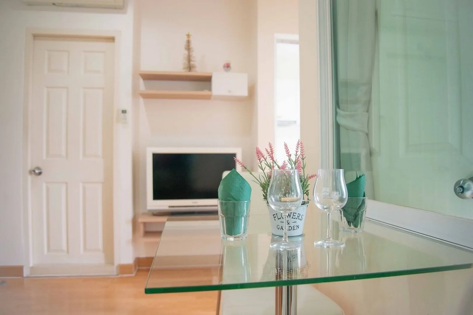 Property photos for Life @ Phahon - Ari