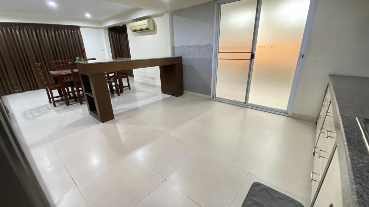 Property photos for Single House Suk. 63