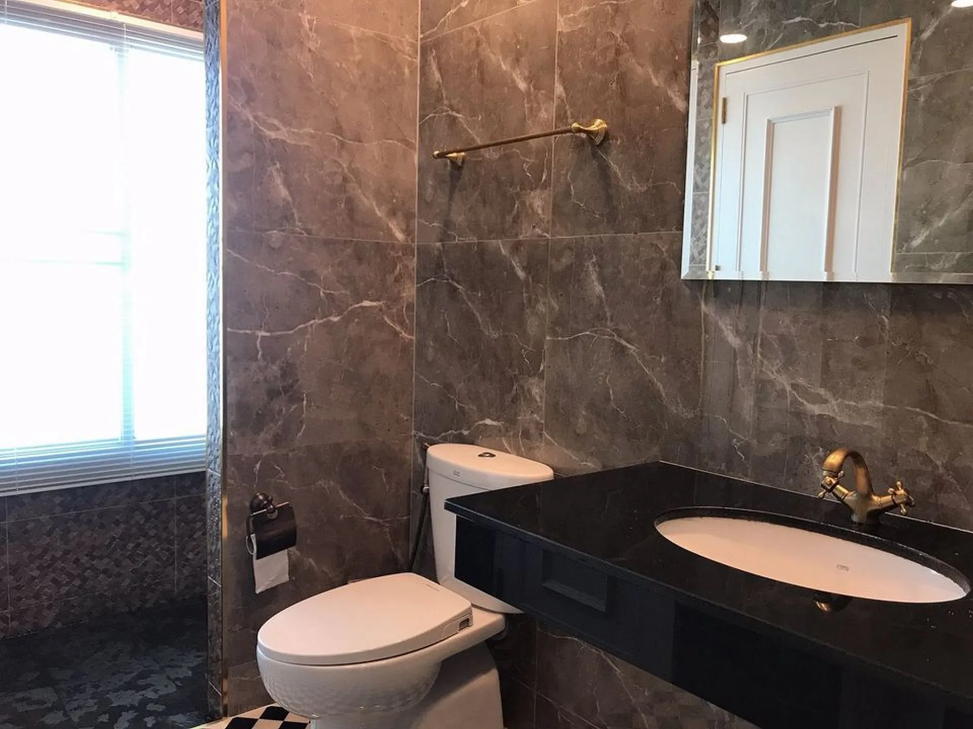 Property photos for Noble Ora