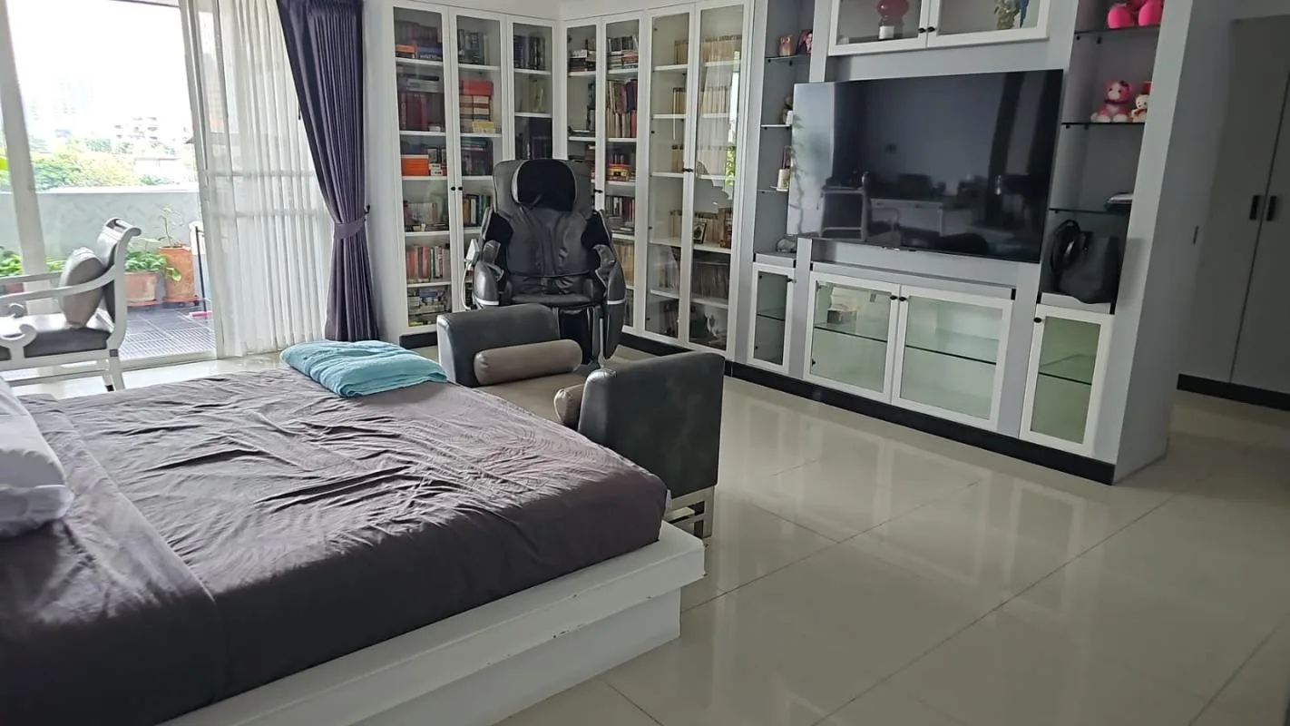 Property photos for Oriental Towers