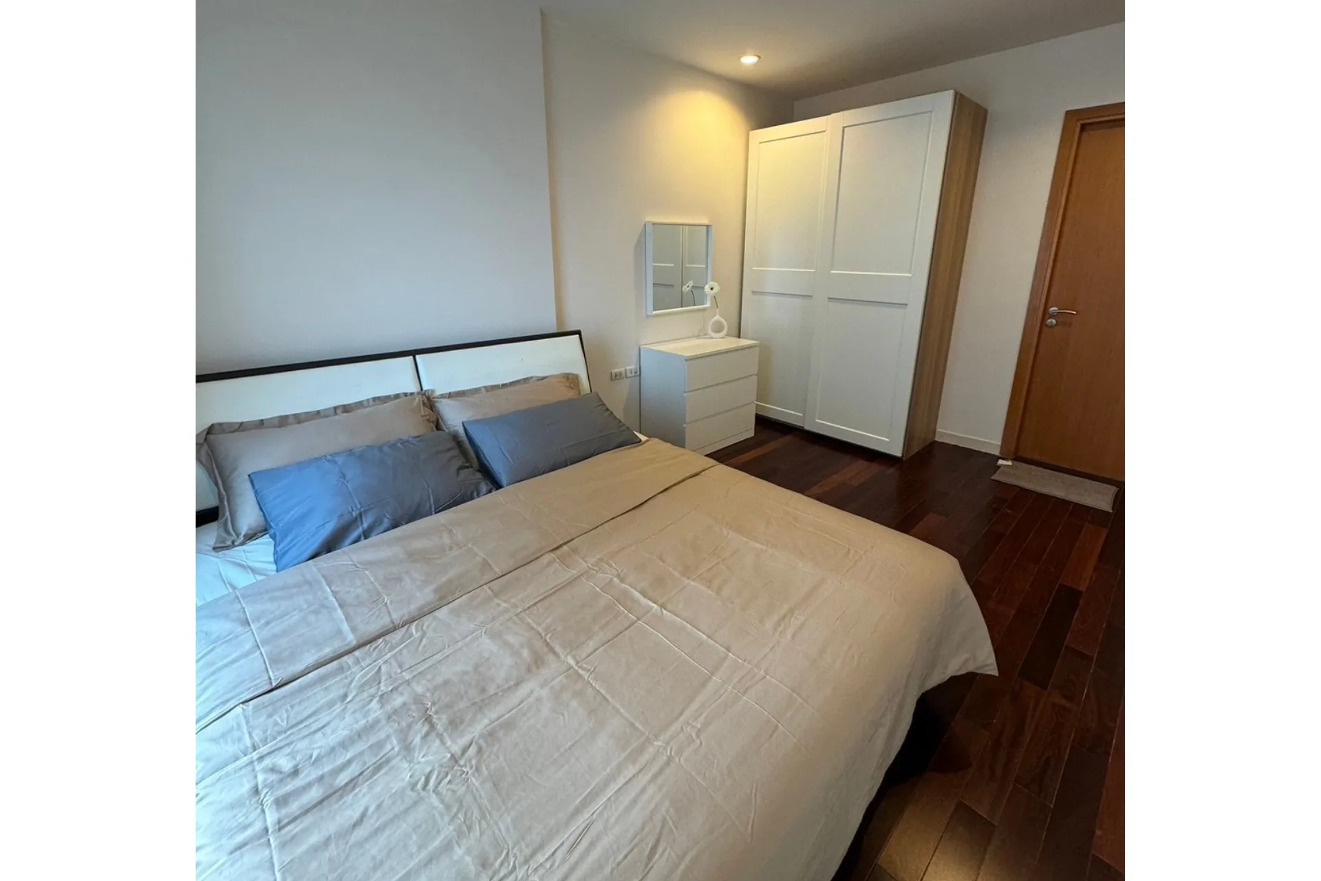 Property photos for Circle Condominium