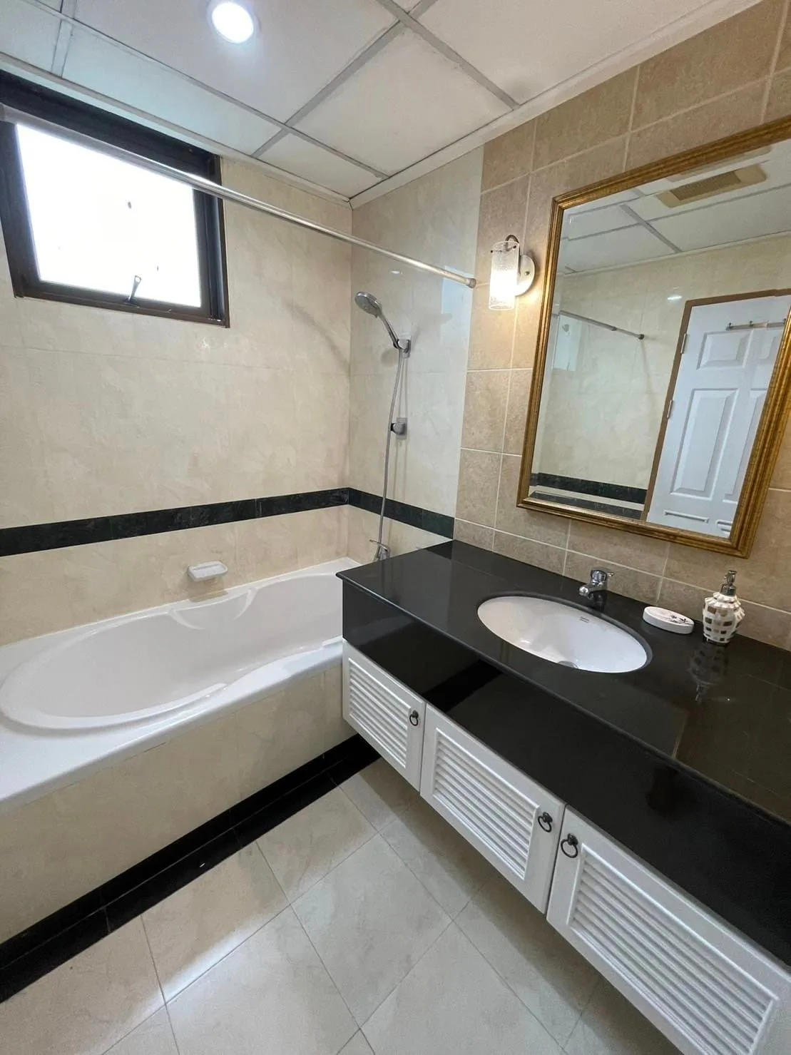 Property photos for Supalai Oriental Place Sathorn - Suanplu
