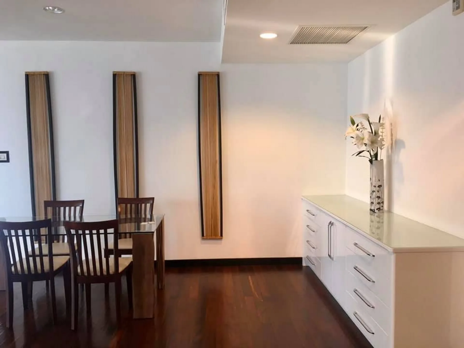 Property photos for Wilshire