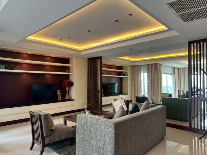 Property photos for Royal Residence Park