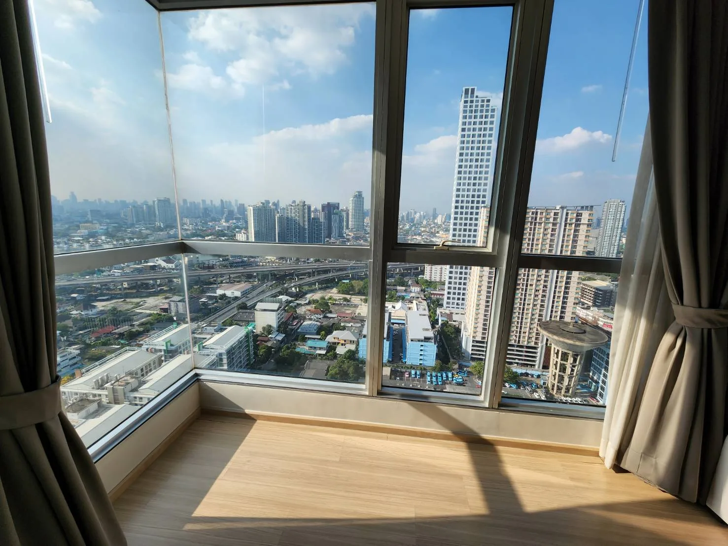 Property photos for Rhythm Sukhumvit 50