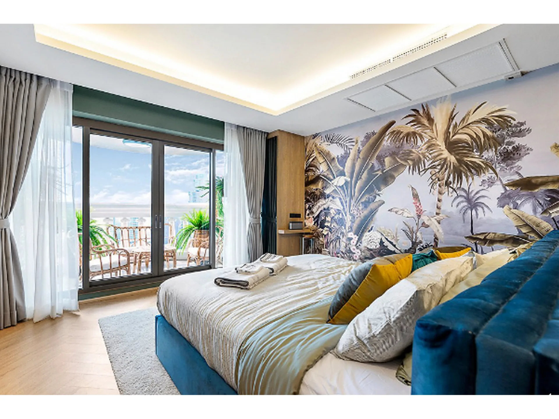 Property photos for State Tower