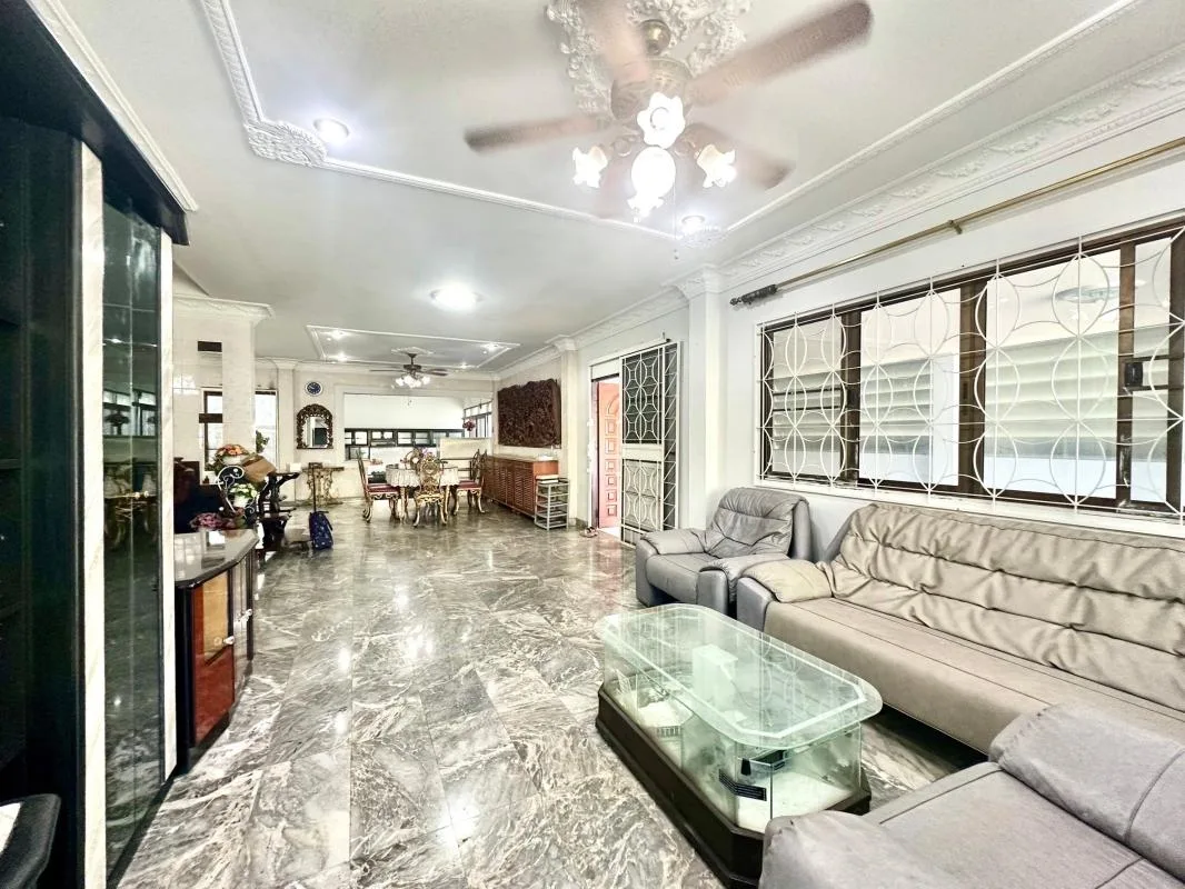 Property photos for Single House 4/109