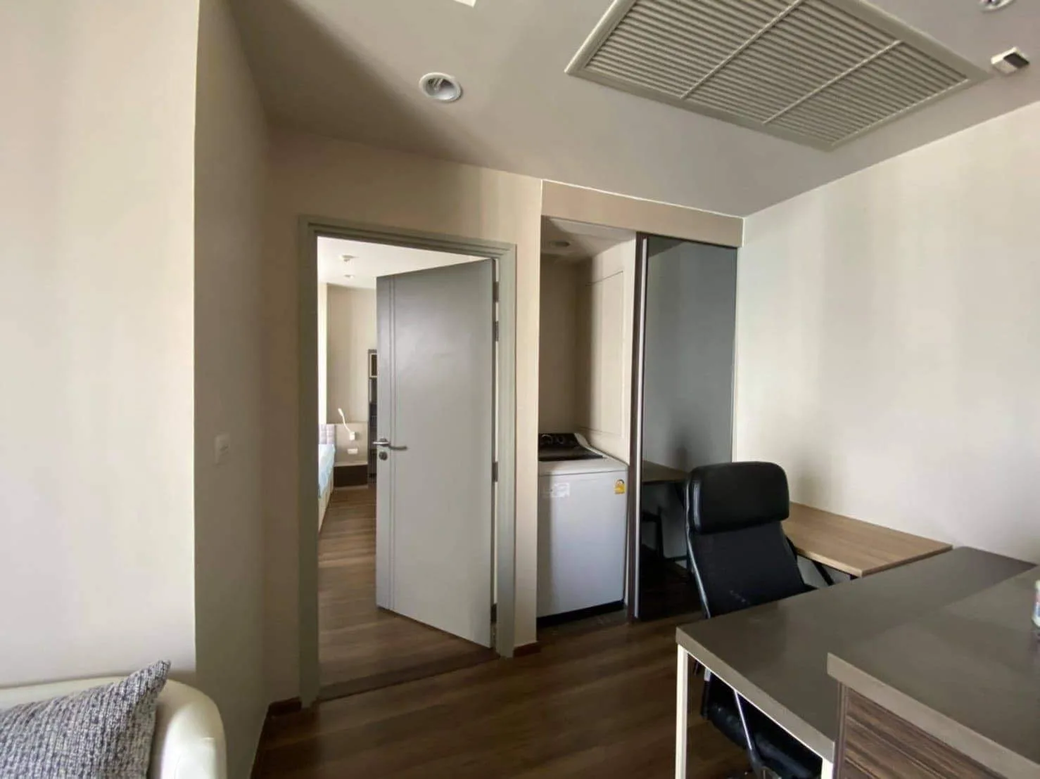 Property photos for Onyx Phaholyothin