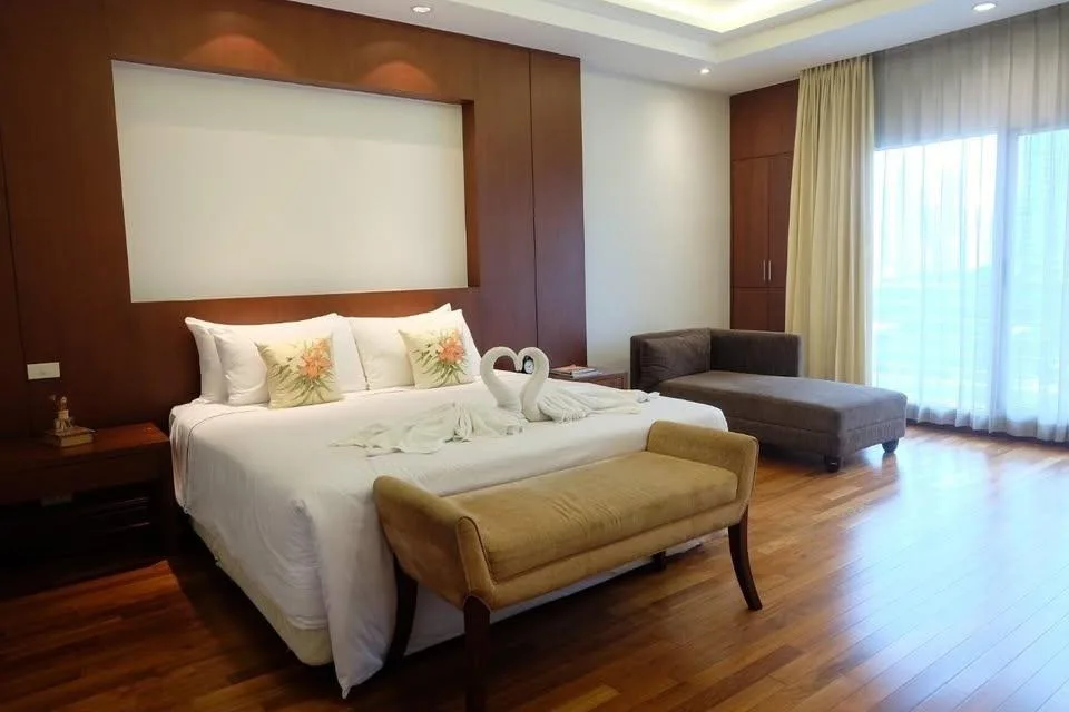 Property photos for Royal Residence Park