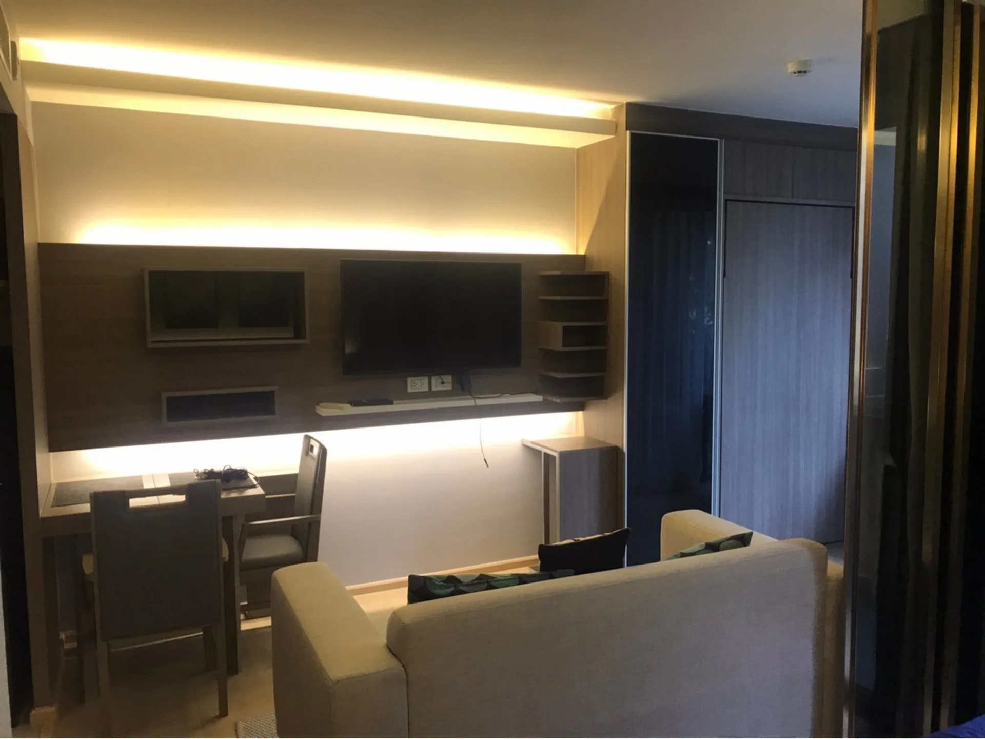 Property photos for Urbitia Thong Lo