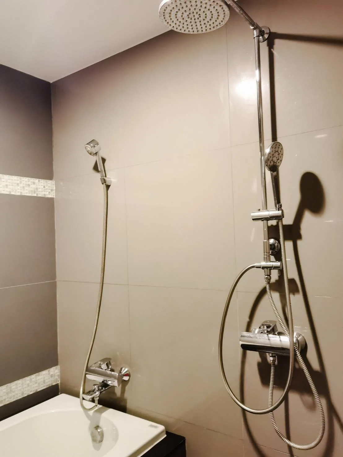 Property photos for The Crest Sukhumvit 34