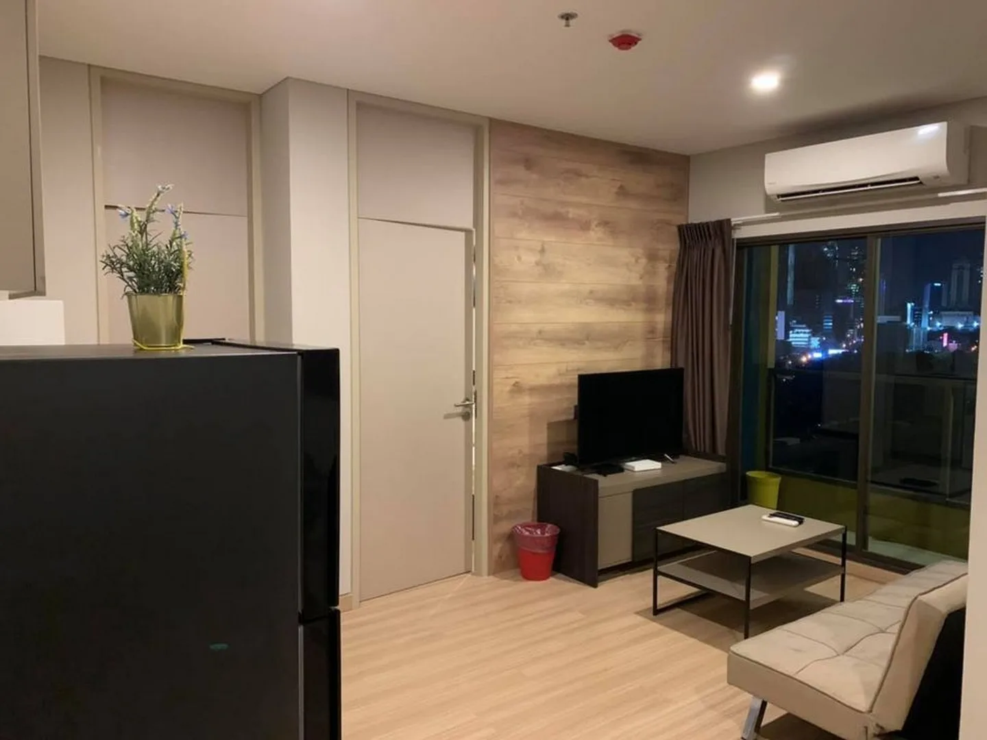 Property photos for Lumpini Suite Phetchaburi - Makkasan