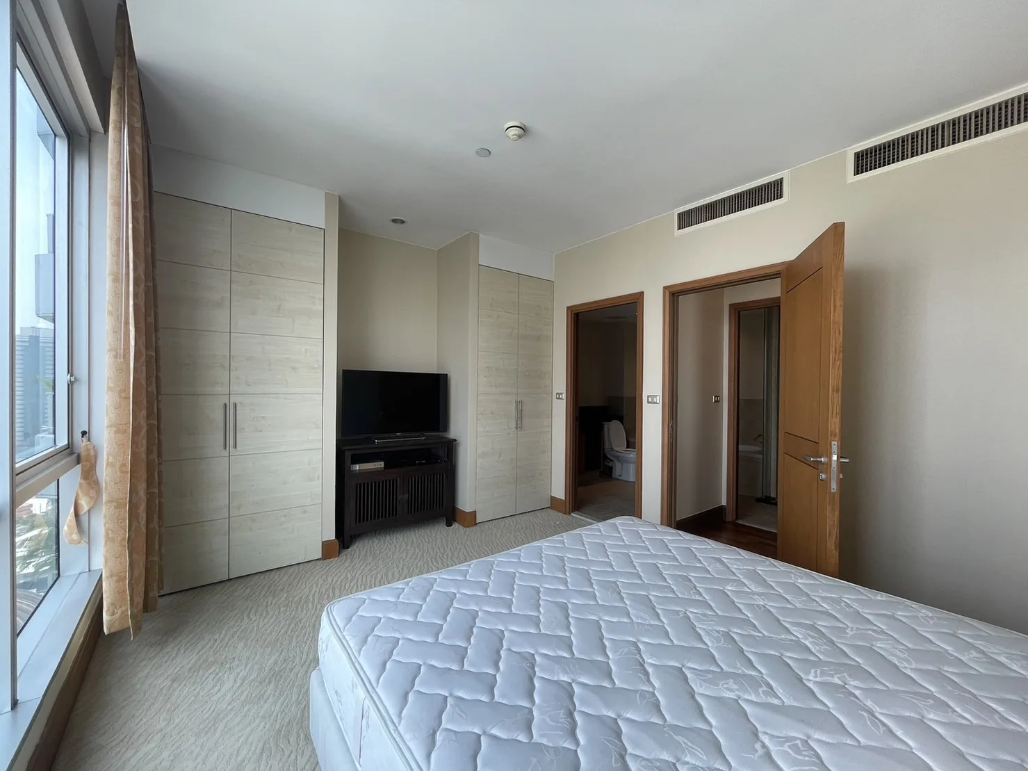Property photos for Sky Villas Sathorn