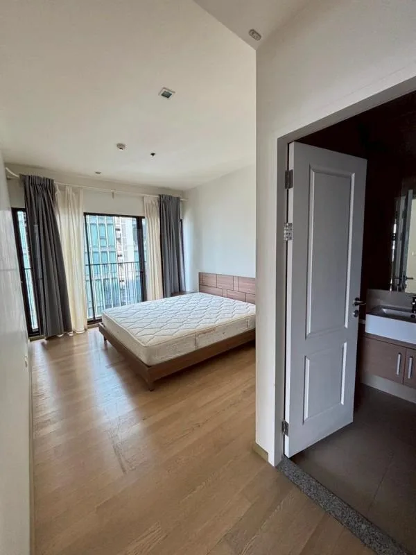 Property photos for Noble Refine