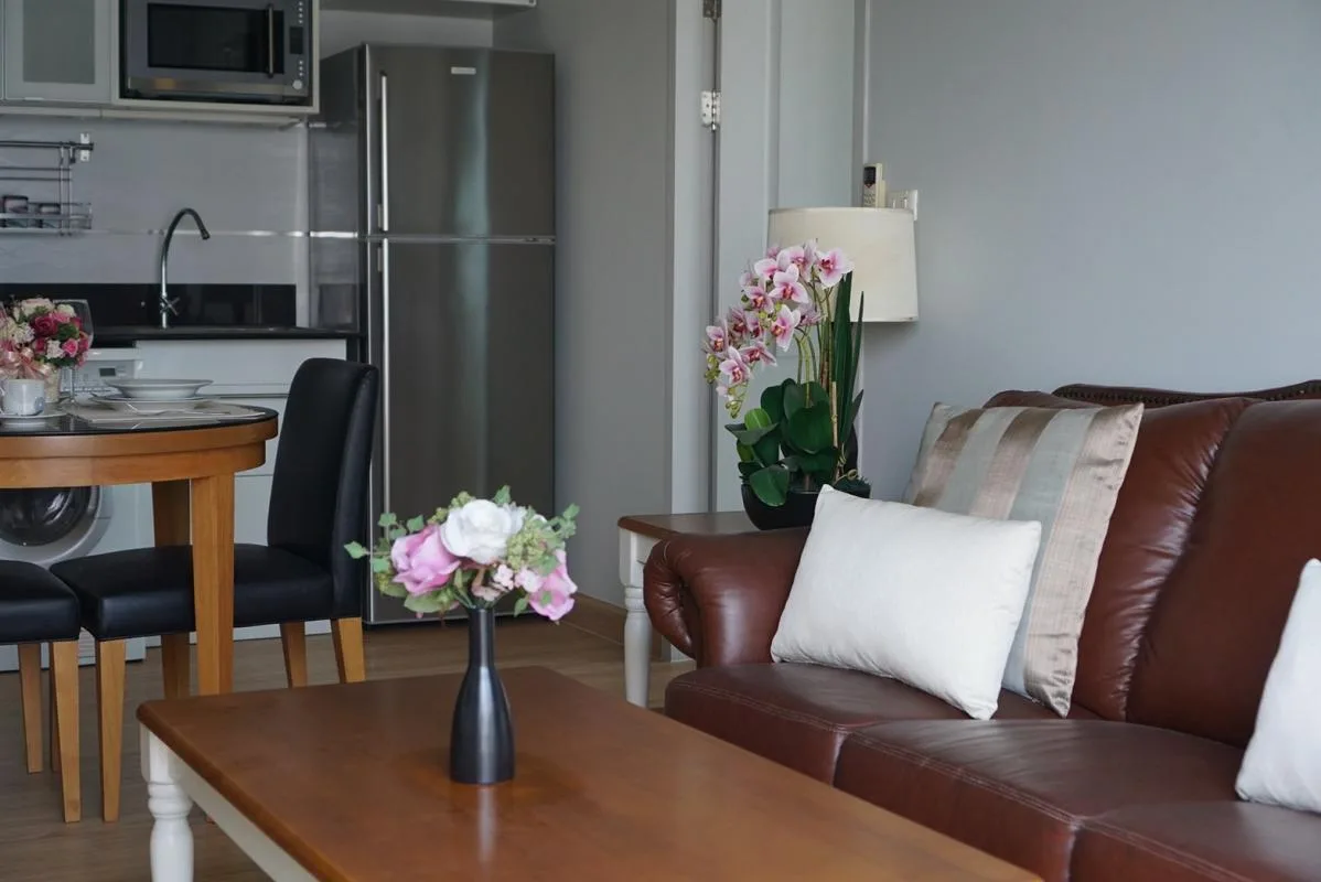 Property photos for Noble Refine