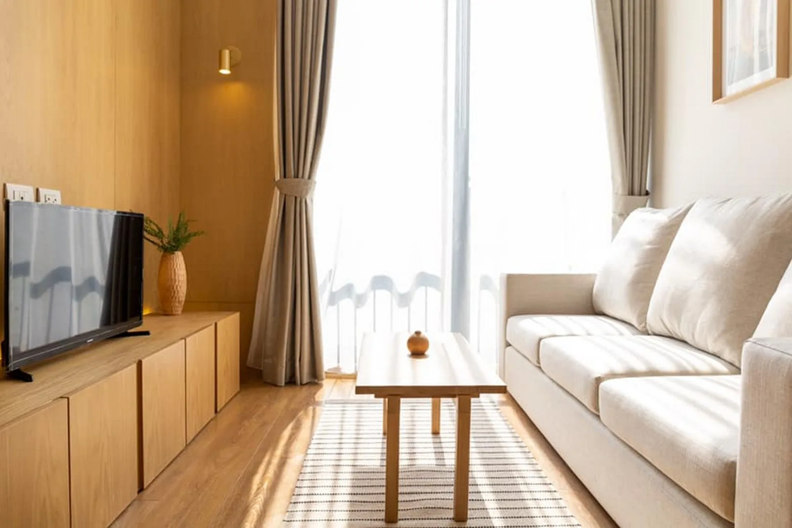 Property photos for Noble BE 33