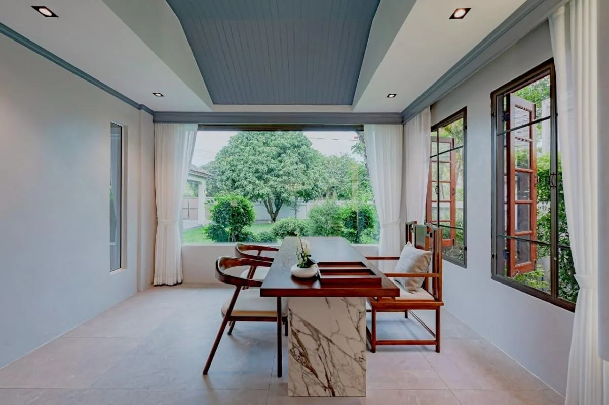 Property photos for Single House Suk. 101